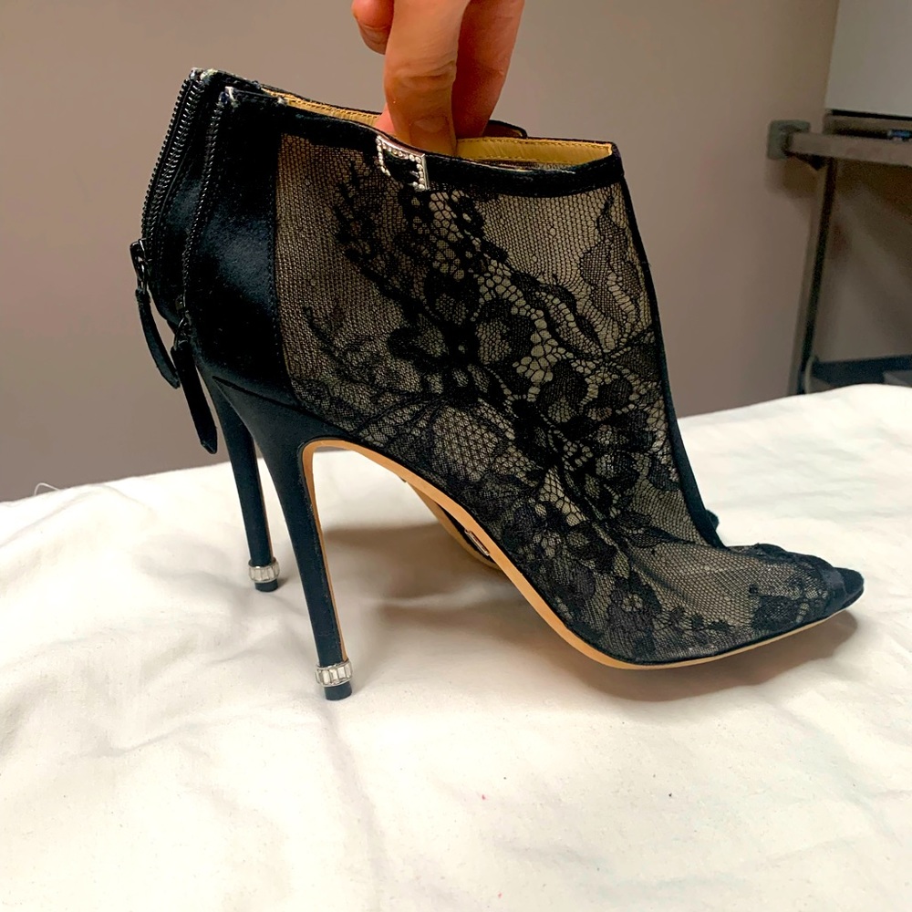 Bartley Mischka high heels lacy suze 8